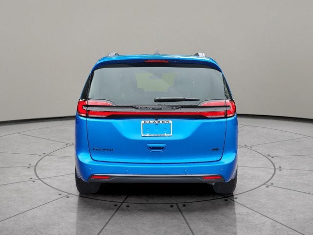 2027 Chrysler Pacifica PACIFICA SELECT AWD