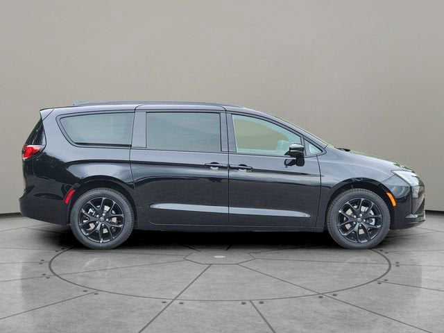 2027 Chrysler Pacifica PACIFICA LIMITED AWD
