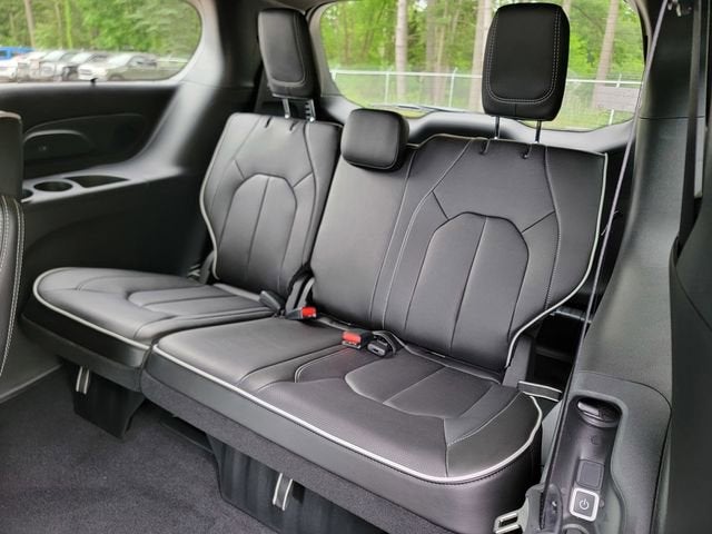 2027 Chrysler Pacifica PACIFICA LIMITED AWD