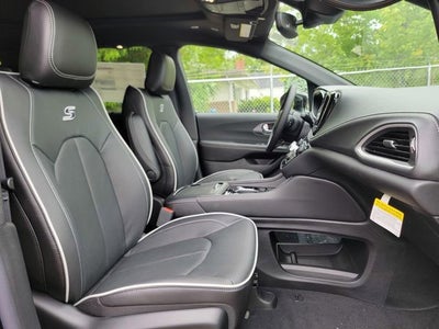 2027 Chrysler Pacifica PACIFICA LIMITED AWD