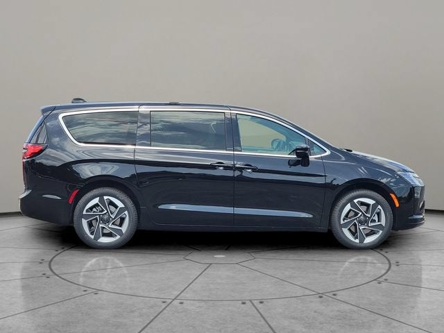 2027 Chrysler Pacifica PACIFICA LIMITED AWD