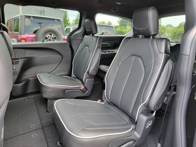 2027 Chrysler Pacifica PACIFICA LIMITED AWD