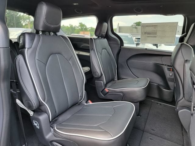 2027 Chrysler Pacifica PACIFICA LIMITED AWD