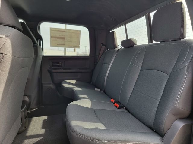 2026 RAM Ram 2500 RAM 2500 BLACK EXPRESS CREW CAB 4X4 6'4' BOX